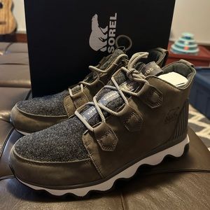 Sorel Kinetic Caribou Waterproof Boots 9.5